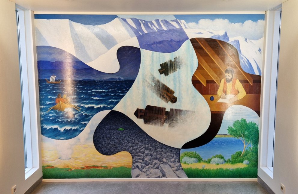 Málverk Hrings í anddyri Framhaldsskólans á Húsavík.