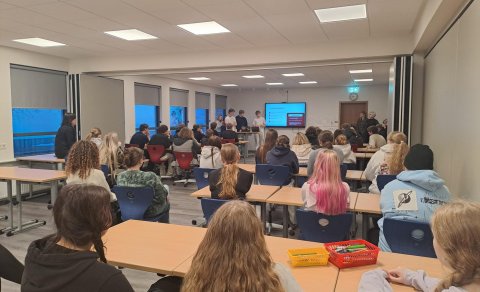 Heimsókn nemenda úr 10.bekk Borgarhólsskóla