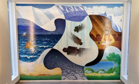 Málverk Hrings í anddyri Framhaldsskólans á Húsavík.