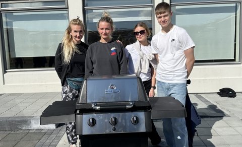 NEF liðar ásamt Rakel Dögg