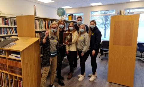 Verðlaunin komin í hús