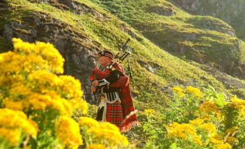 Skrifstofan lokuð vegna námsferðar